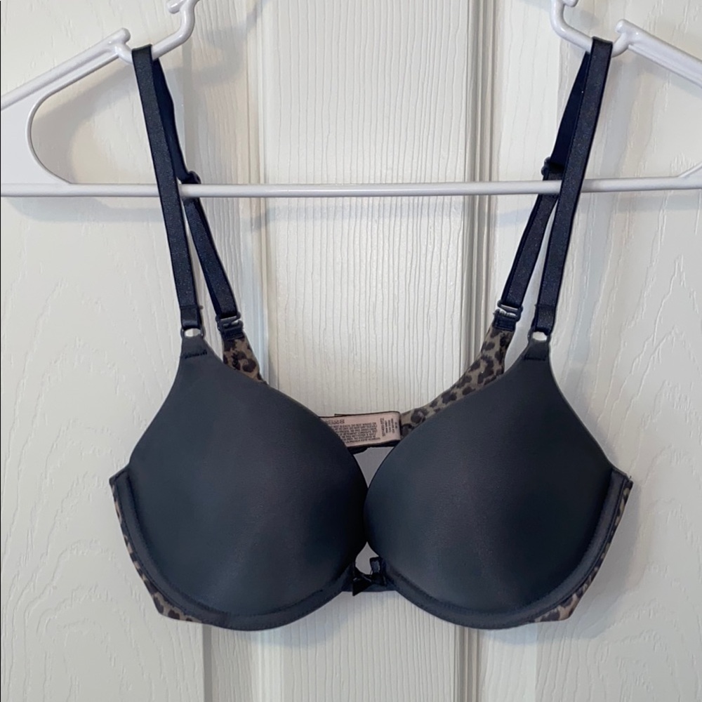 Victoria's Secret Gray Leopard Print Bra Molded Cup Size 32C